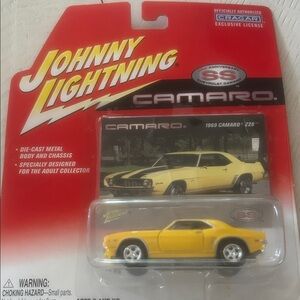 Johnny Lightning 35th anniversary 1969 Camaro Z28